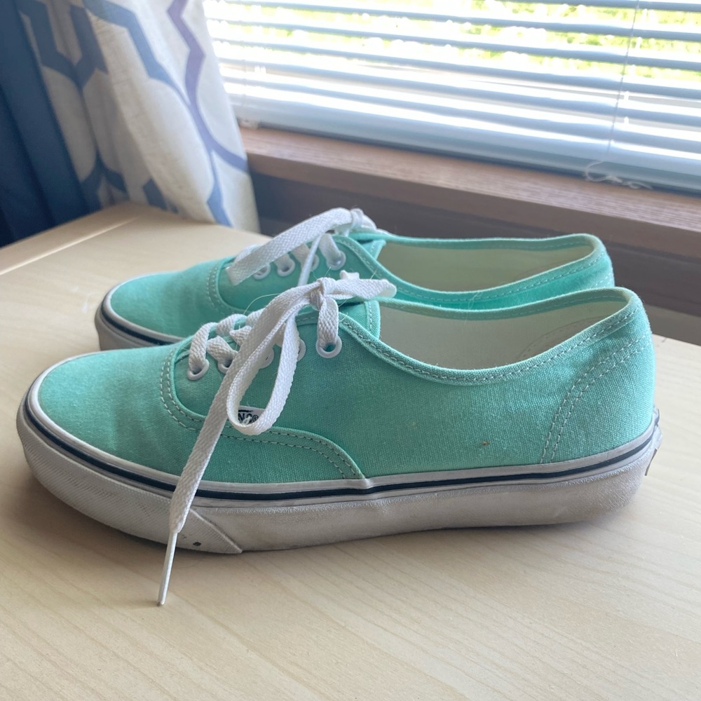 Aqua Van’s